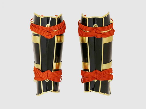 甲冑の小具足：臑当／名古屋刀剣博物館・名古屋刀剣ワールド