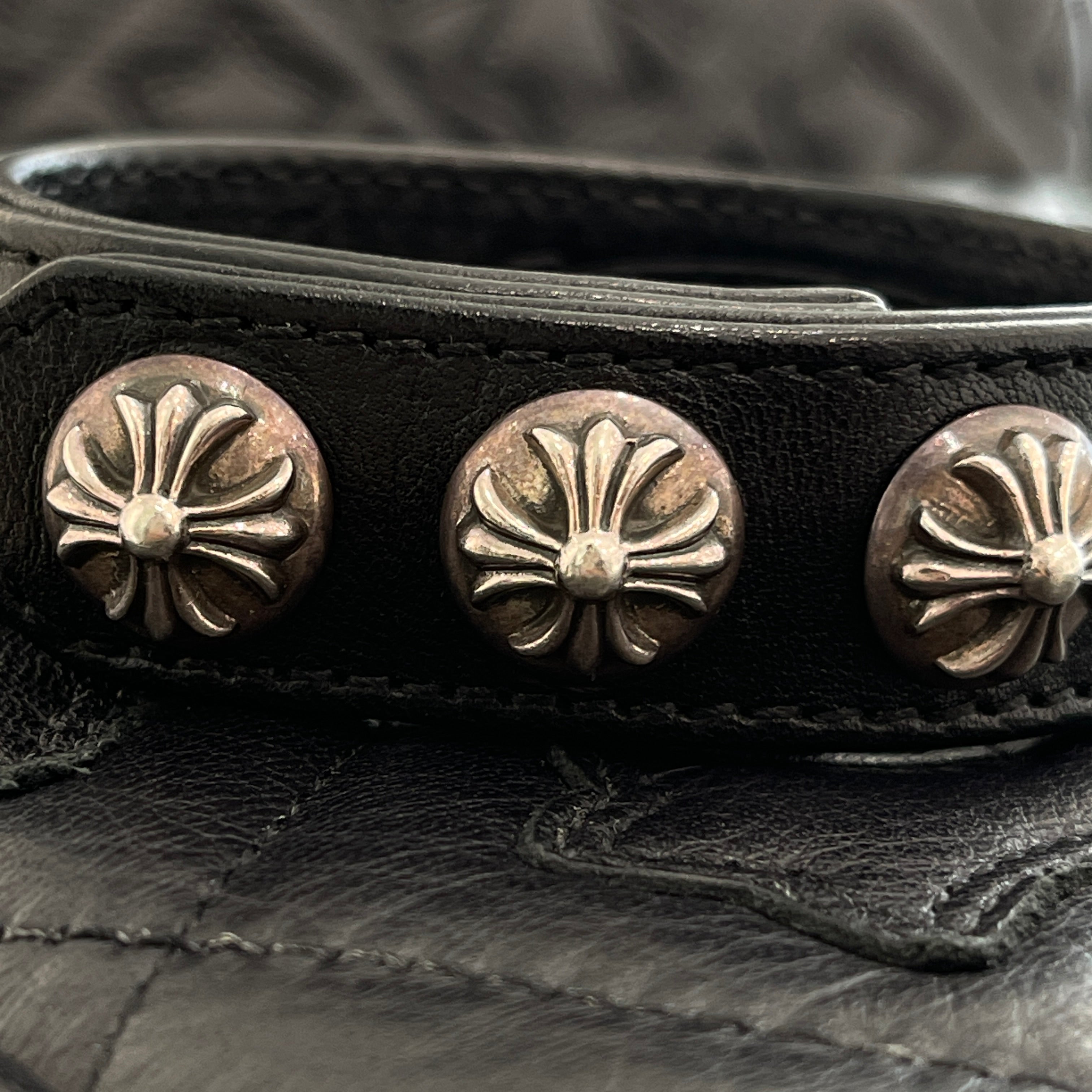 CHROME HEARTS 3BTN 2SNP LEATHER BRACELET クロムハーツ クロスボール