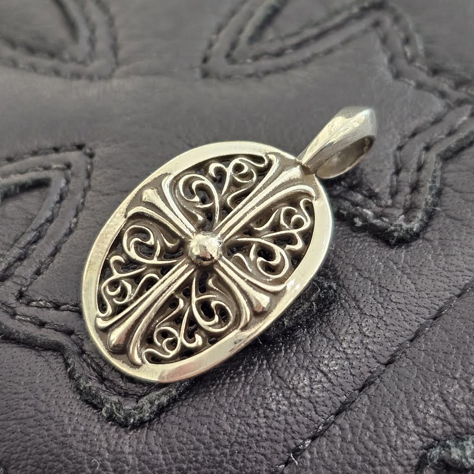 CHROME HEARTS Classic Oval Cross Pendant Top クロムハーツ