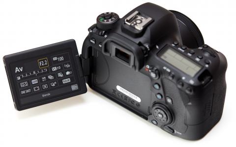 おすすめのメモリーカード： キヤノン EOS 6D Mark II | メモリー