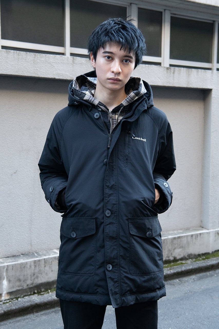 モンベルの新作「黒ダウン」の正解着こなし。シンプルになりすぎない