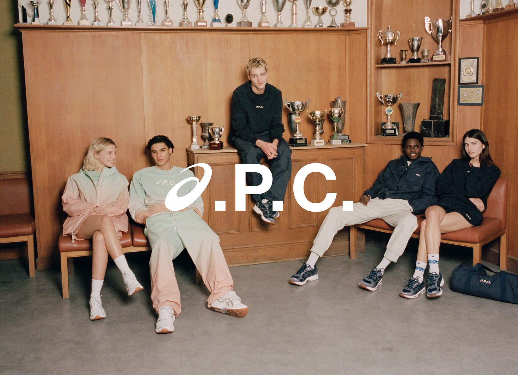 アシックス」と「A.P.C.(アーペーセー)」のコラボが実現！ 初のテニス