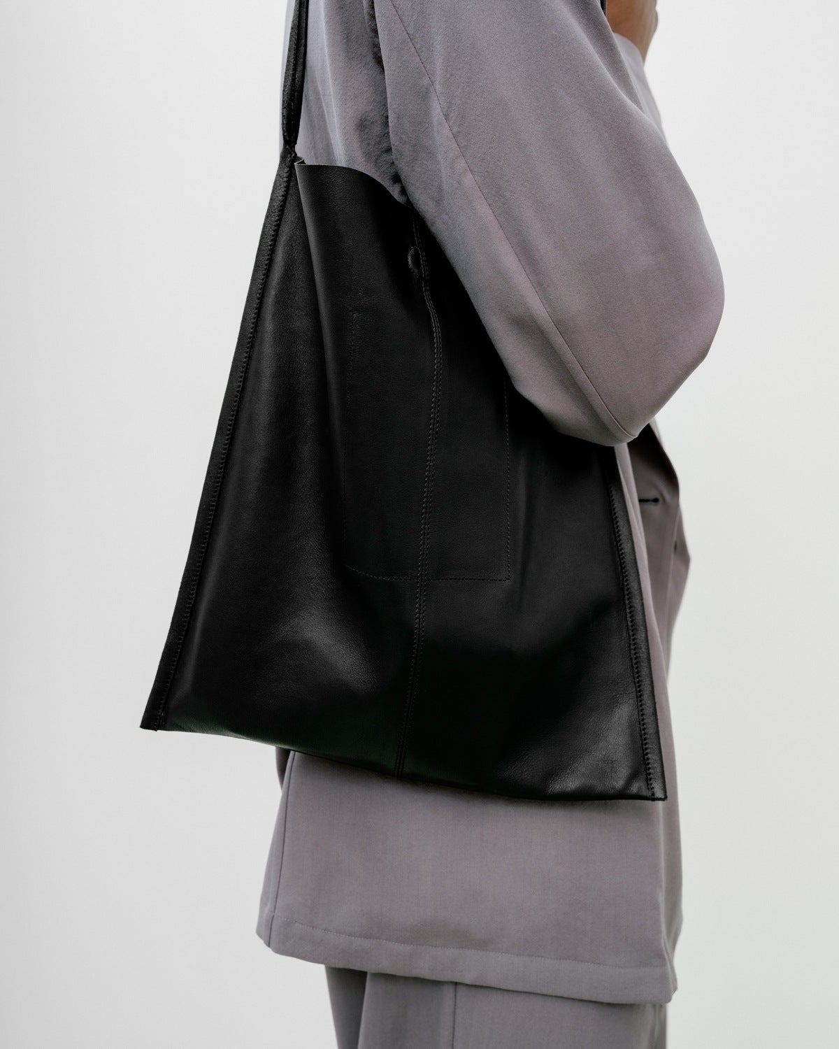 ヨーク」から「モルフェ」とのコラボバッグが発売！ 上質レザーの大人