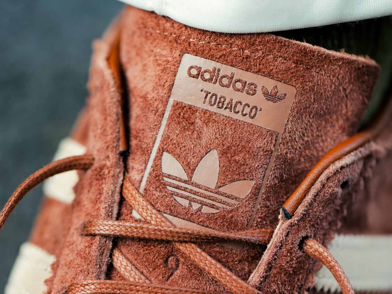 続々とコラボモデルが登場する「アディダス タバコ」。大人カラーの