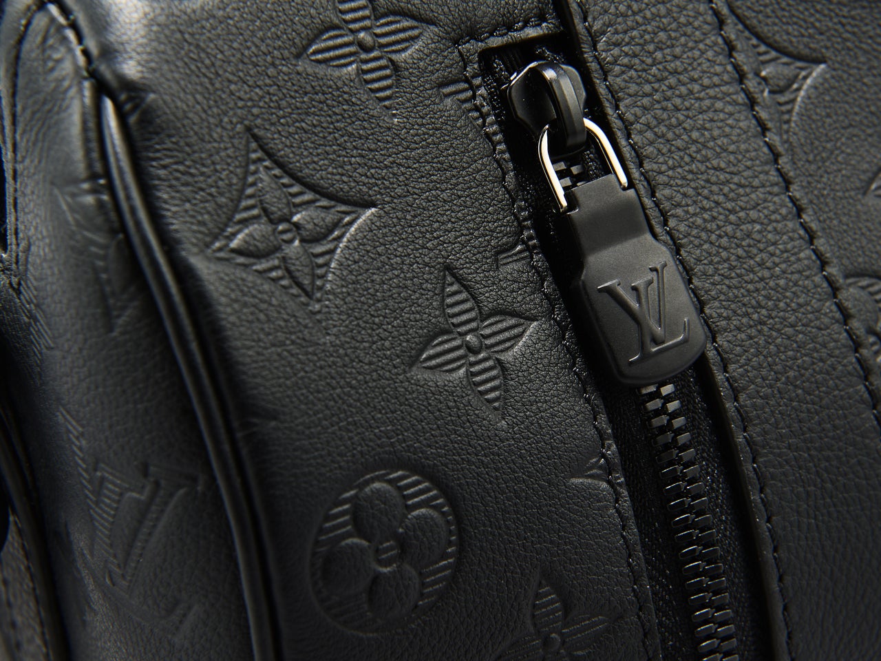 Gallery]「ルイ・ヴィトン」で10月に買うべき名作“黒レザーバッグ”を
