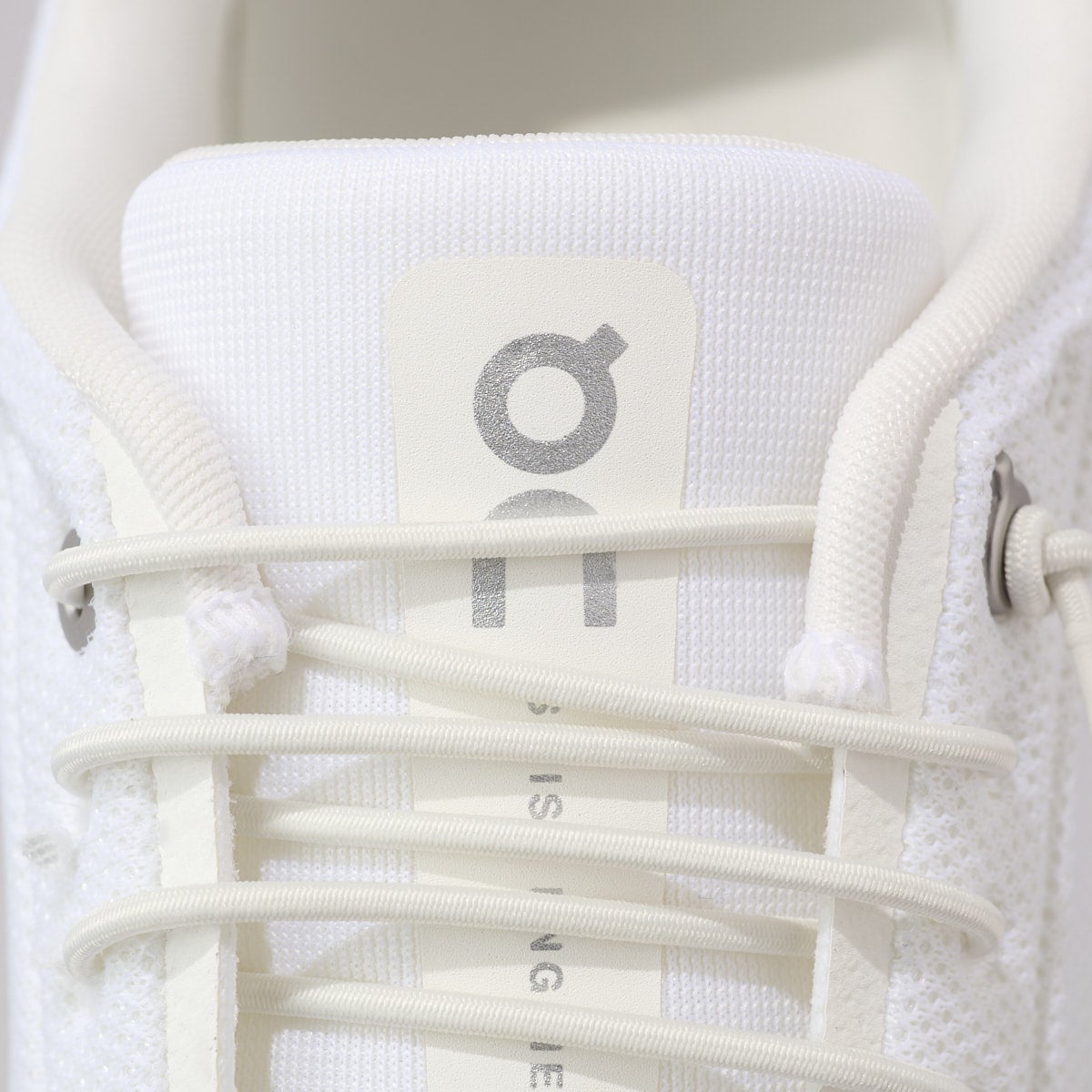 On（オン）」で完売前に買うべき“最強白スニーカー”3選！最高レベルの