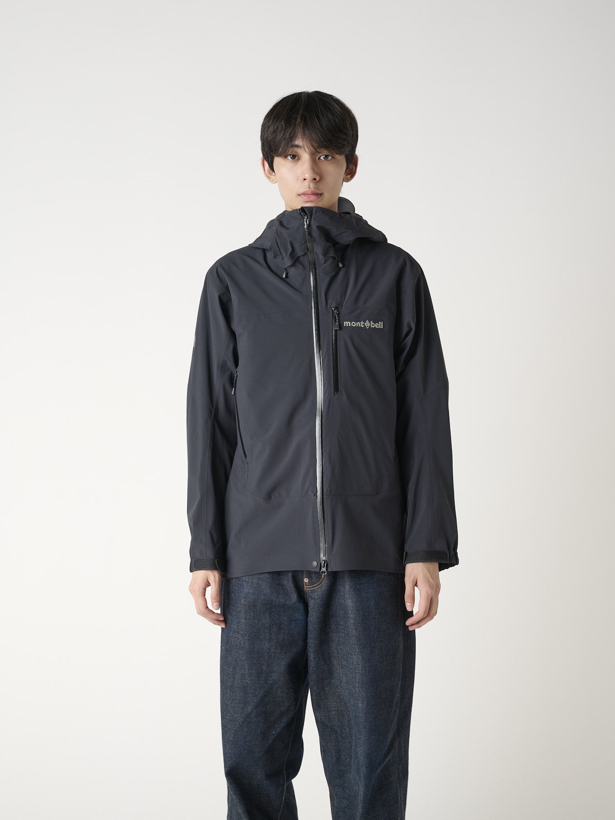 モンベル」の今買えば春まで使える“新作シェルジャケット”5着を徹底