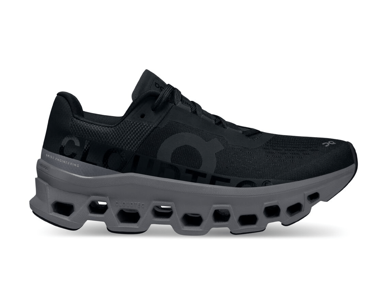 最強クッション×オールブラック】発売直後から大人気。Onの「クラウド