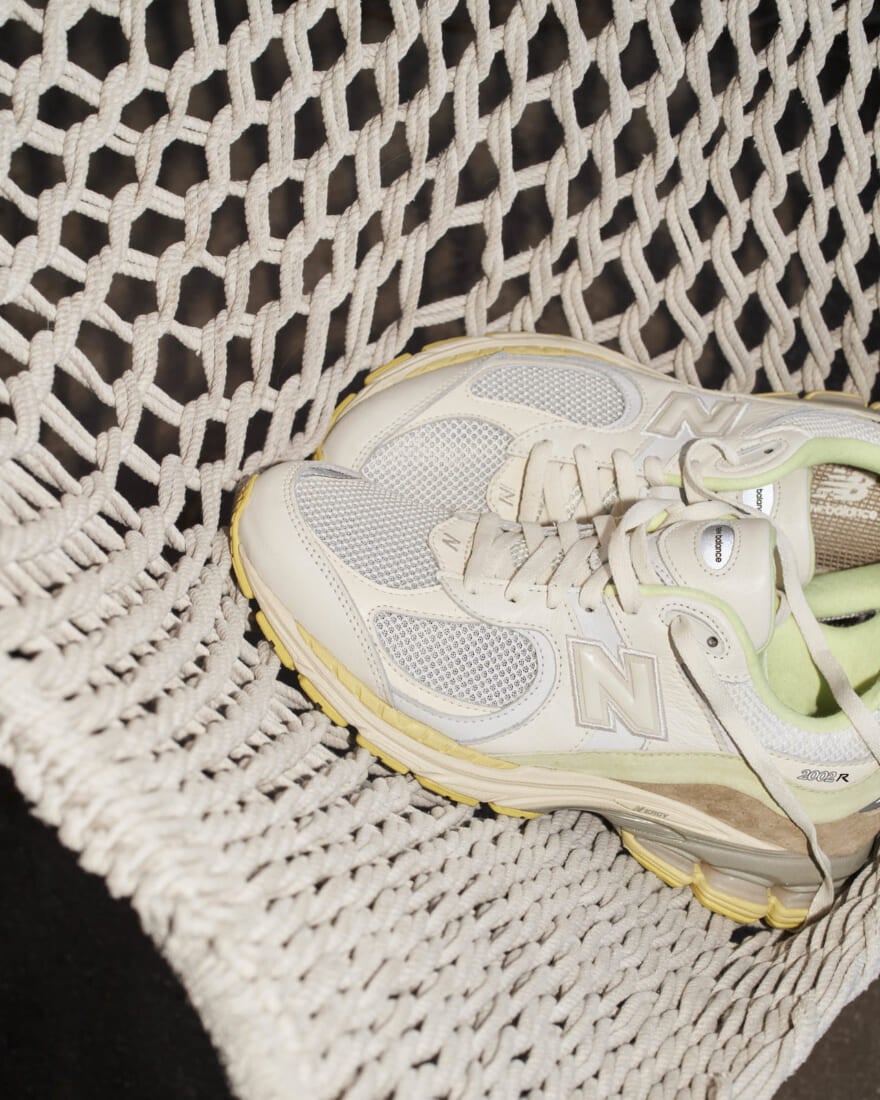 完売必至】ニューバランス「2002R」のオーラリーモデルが登場！ 両者の