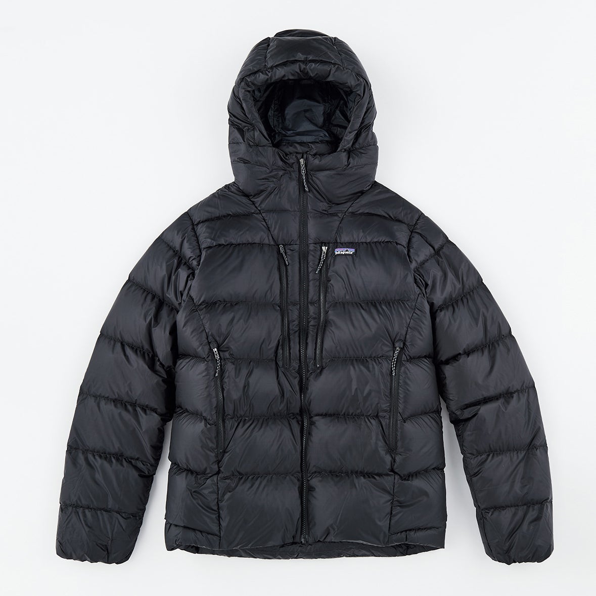 1万円以下も！“750フィルパワー以上”の「軽くて暖かいパーフェクト黒