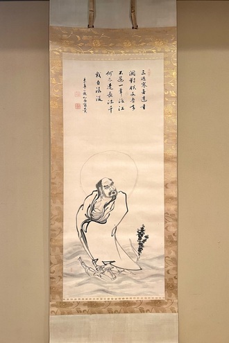 掛け軸 春光 彩色山水 絹本 希少 軸装 茶道具 掛軸 美品 です。 掛け軸