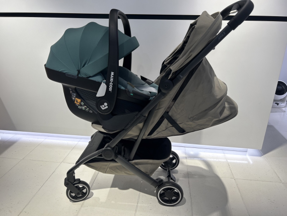 チャイルドシートのMAXI-COSI（マキシコシ）