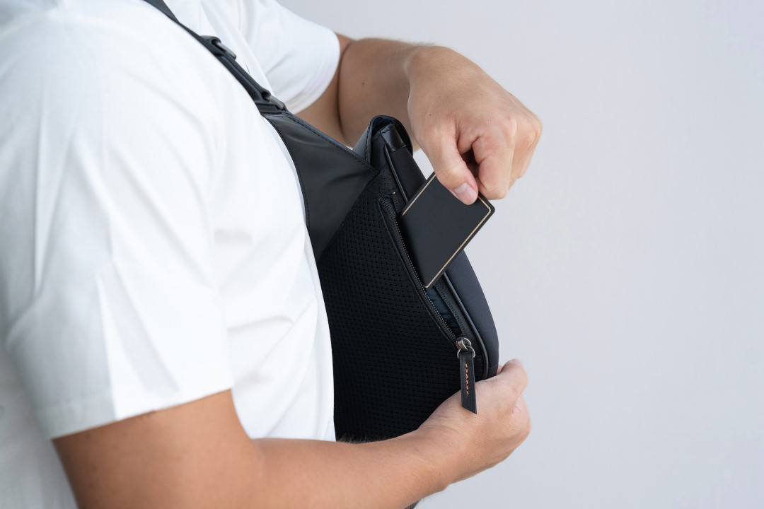 ROADSTER クロスボディバッグ BLACK/ORANGE