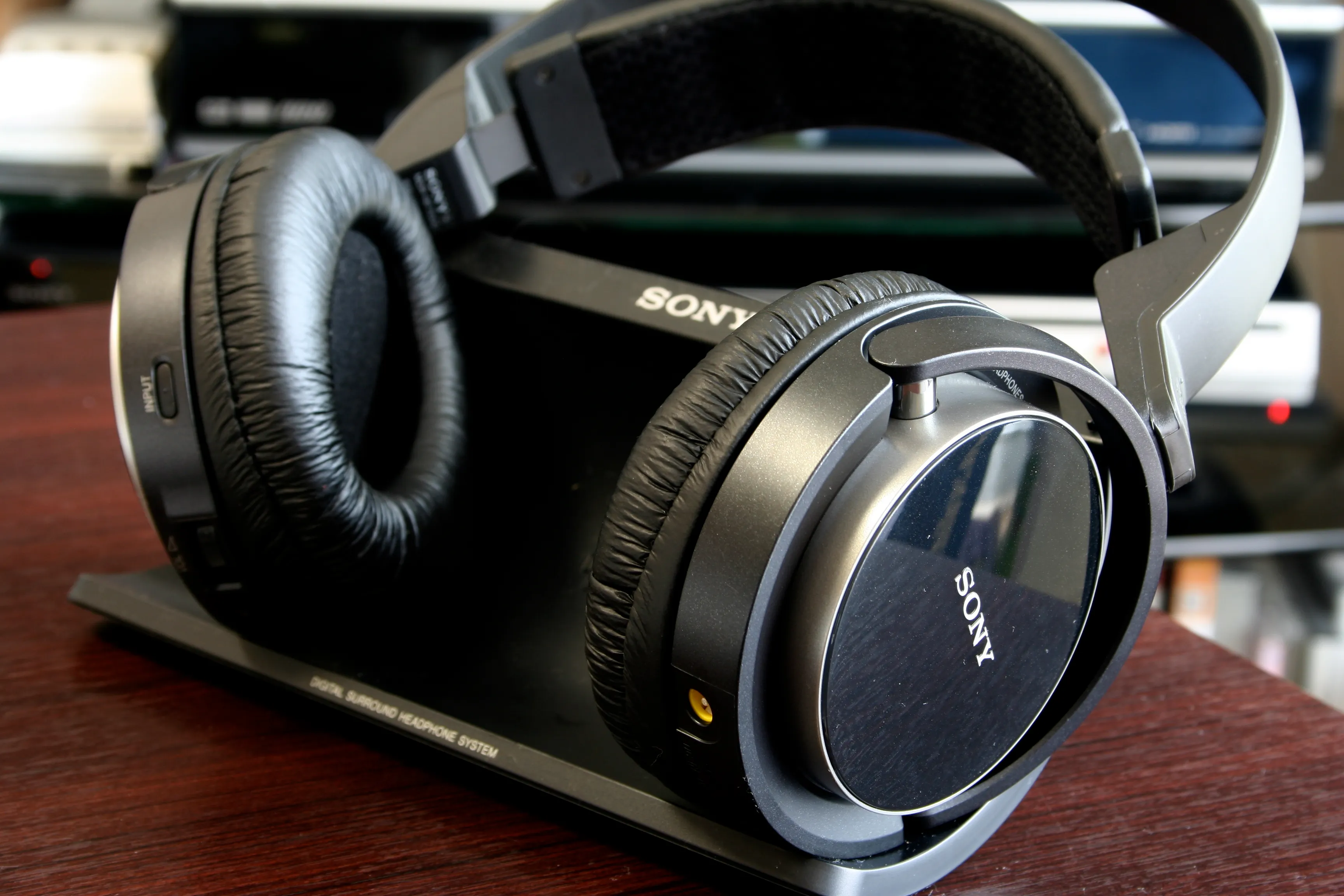 コードレスヘッドホン SONY MDR-DS7000 を買っちゃった