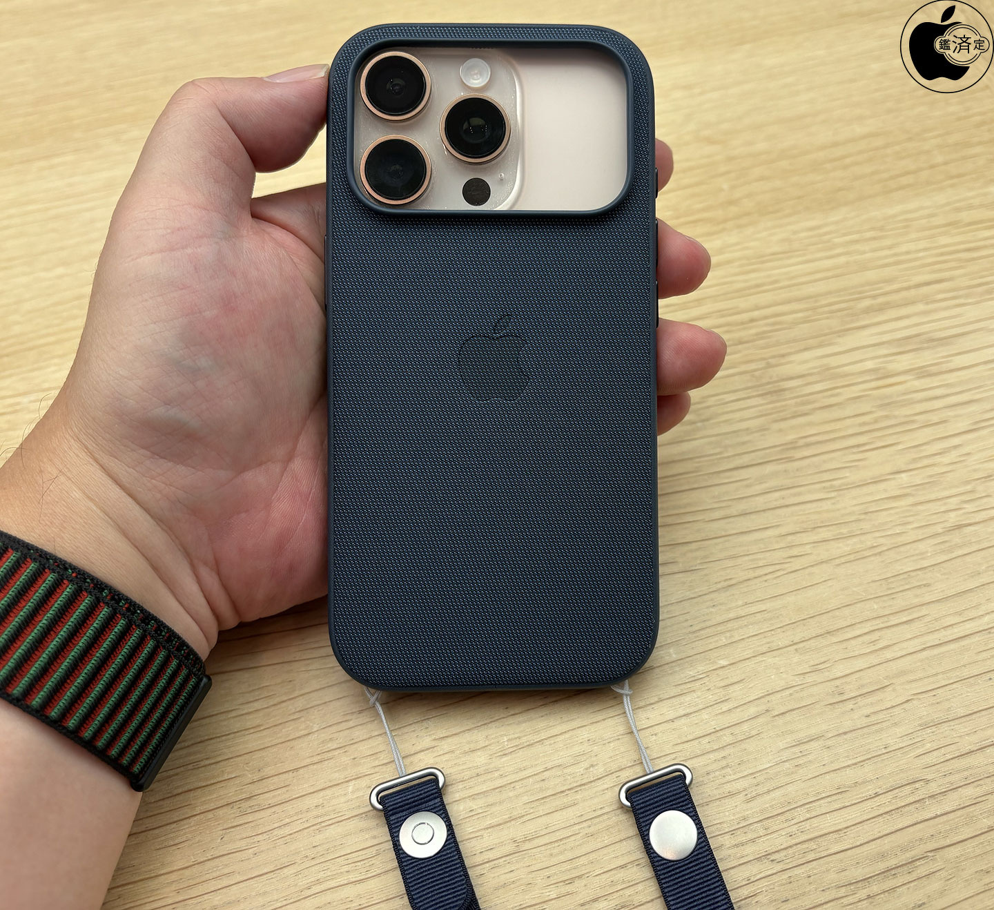 AppleのMagSafe対応iPhone 17 Proテックウーブンケース、iPhone 16 Pro