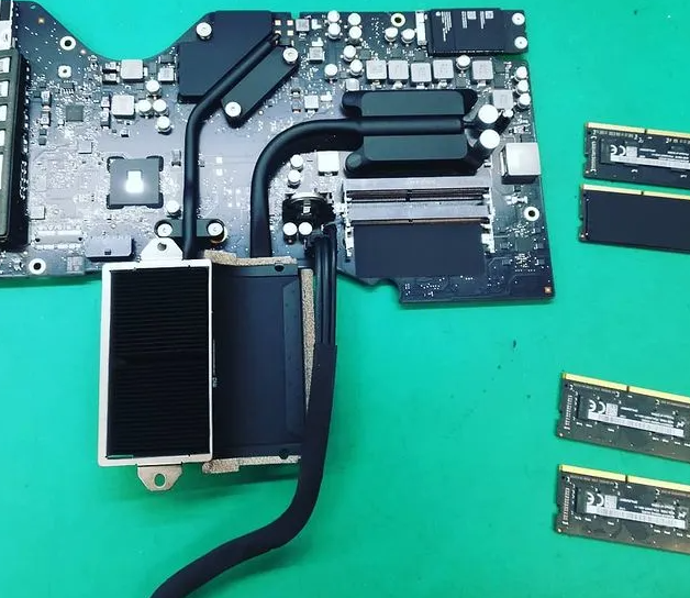 iMac 21.5インチ 2017年モデルのメモリ換装 | Mac修理はMacLab