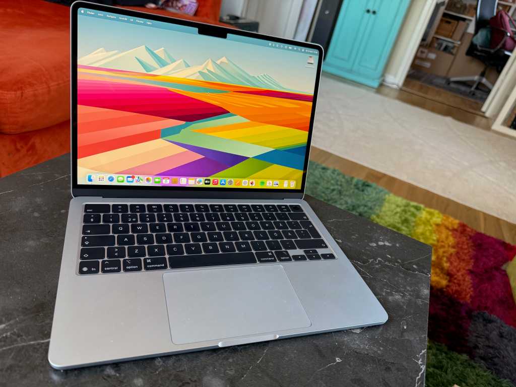 This brand new 15-inch M4 MacBook Air is an absurd $230 off right