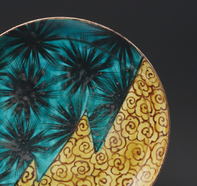 鍋島青磁色絵宝尽文五寸皿（右） | 商品詳細 東洋古陶磁の前坂晴天堂