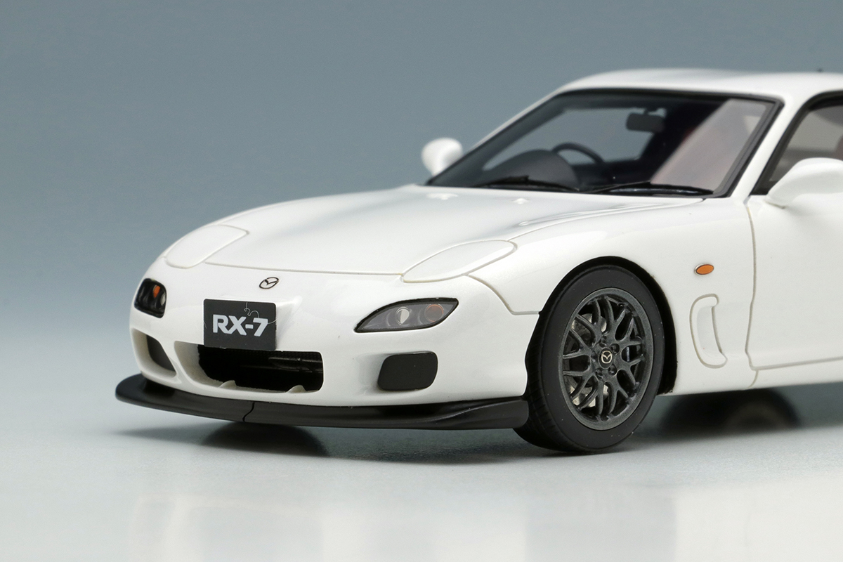 Make Up Co., Ltd. / Mazda RX-7 (FD3S) Type RZ 2000