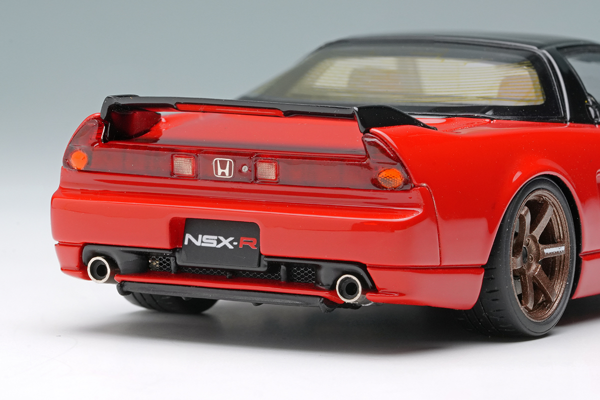 Make Up Co., Ltd. / Honda NSX-R (NA2) 2002 (TE37 Wheel)