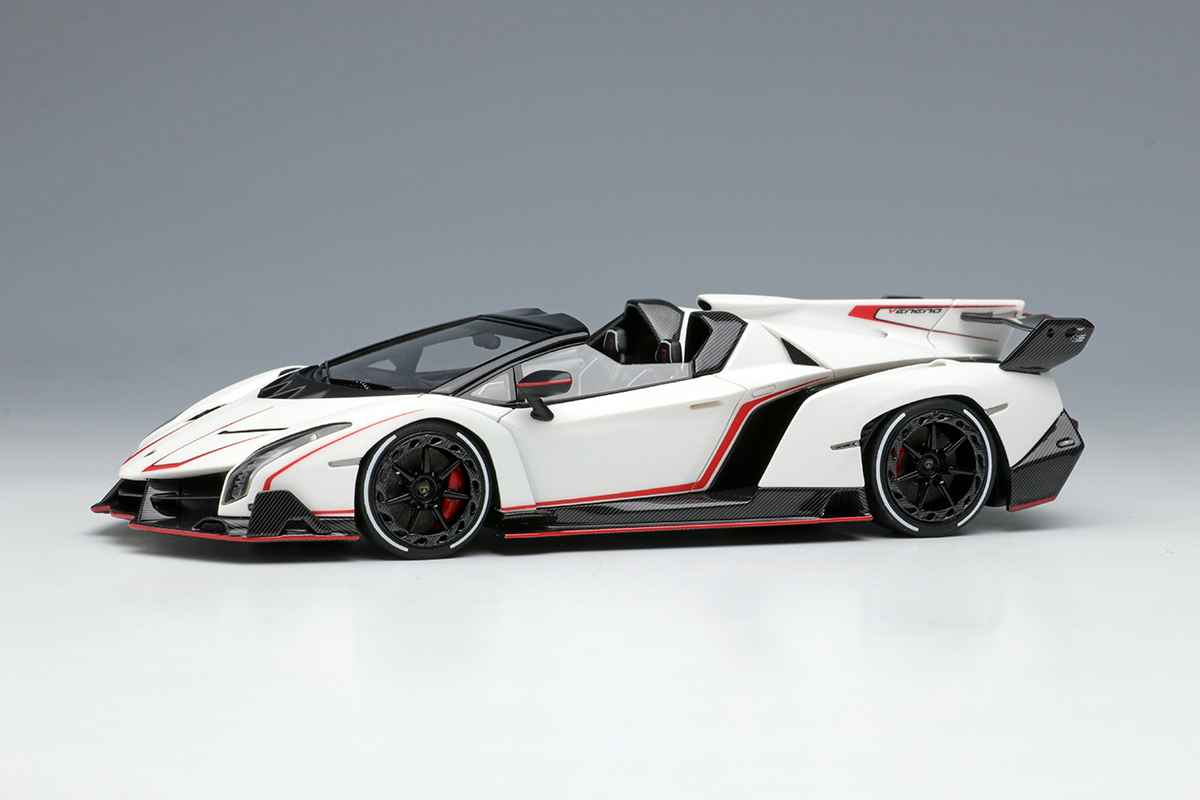 Make Up Co., Ltd. / Lamborghini Veneno Roadster 2015