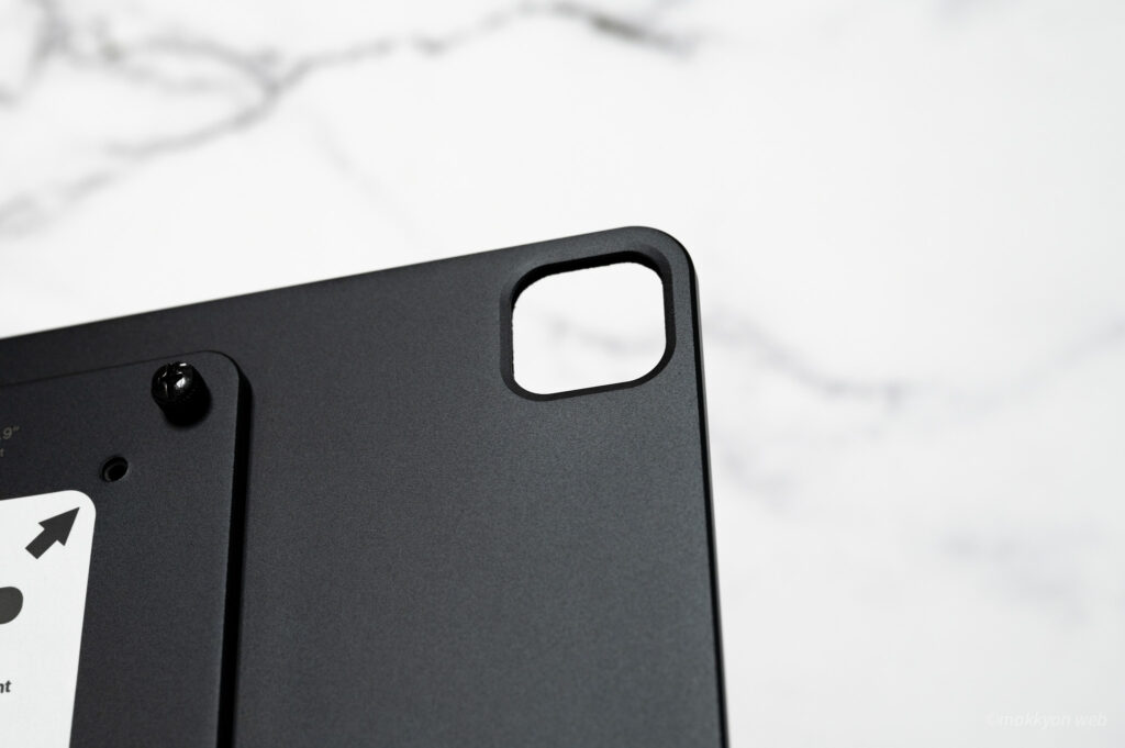 iPadもiPhoneもディスプレイアームに固定してしまう、CharJenPro