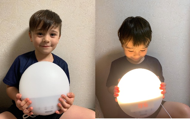 本物の太陽光のように再現するフィリップスの光目覚まし時計