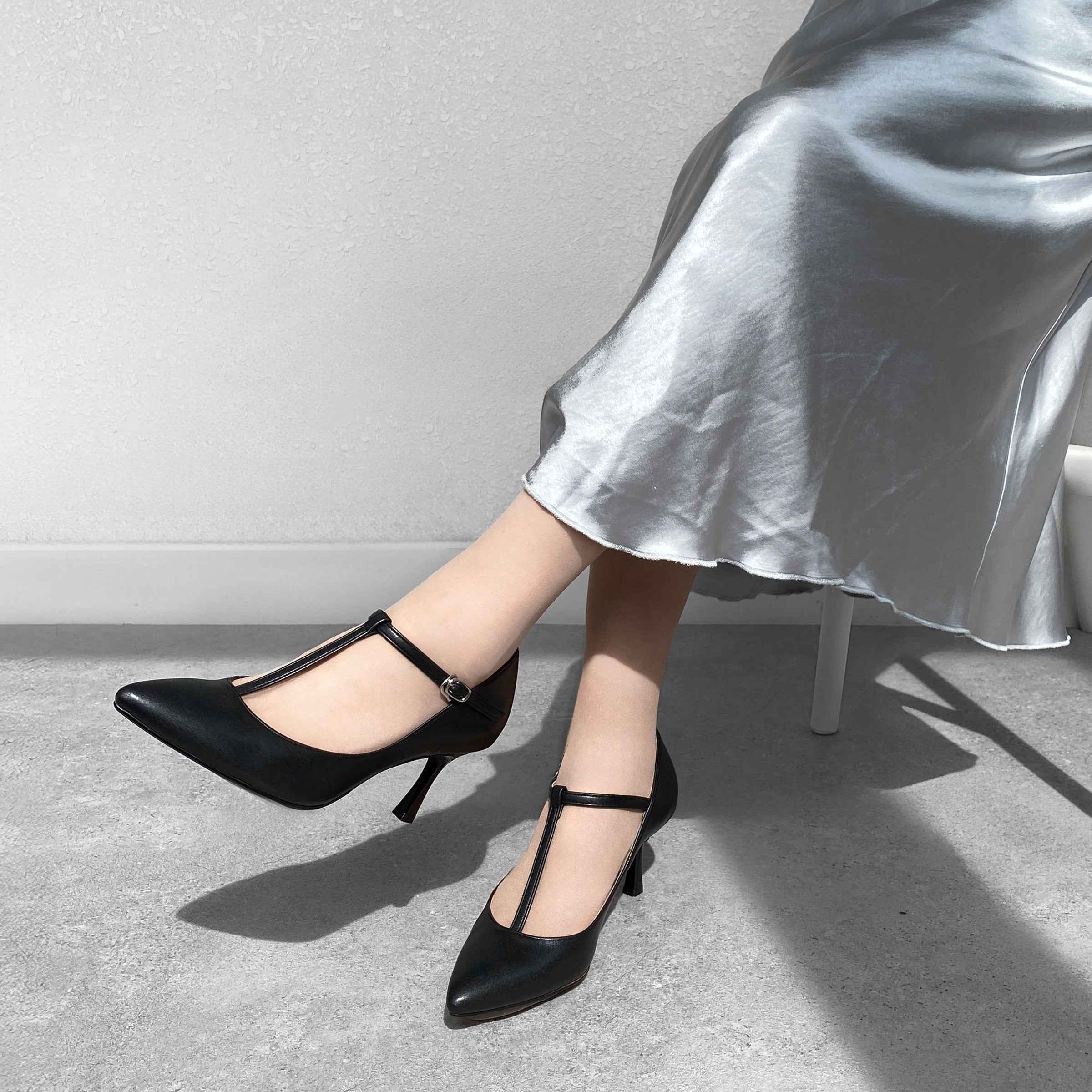 予約：2026SS：Tストラップ パンプス 7cmヒール（m72003）ブラック