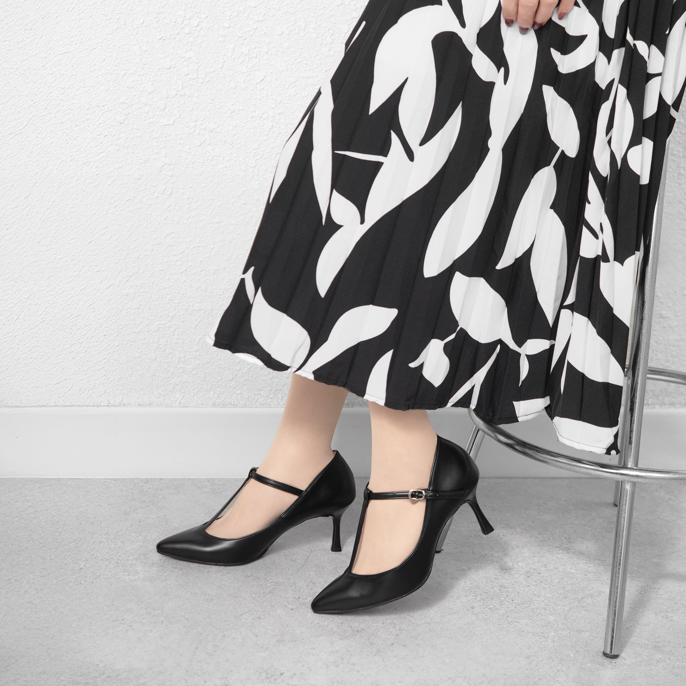 予約：2026SS：Tストラップ パンプス 7cmヒール（m72003）ブラック