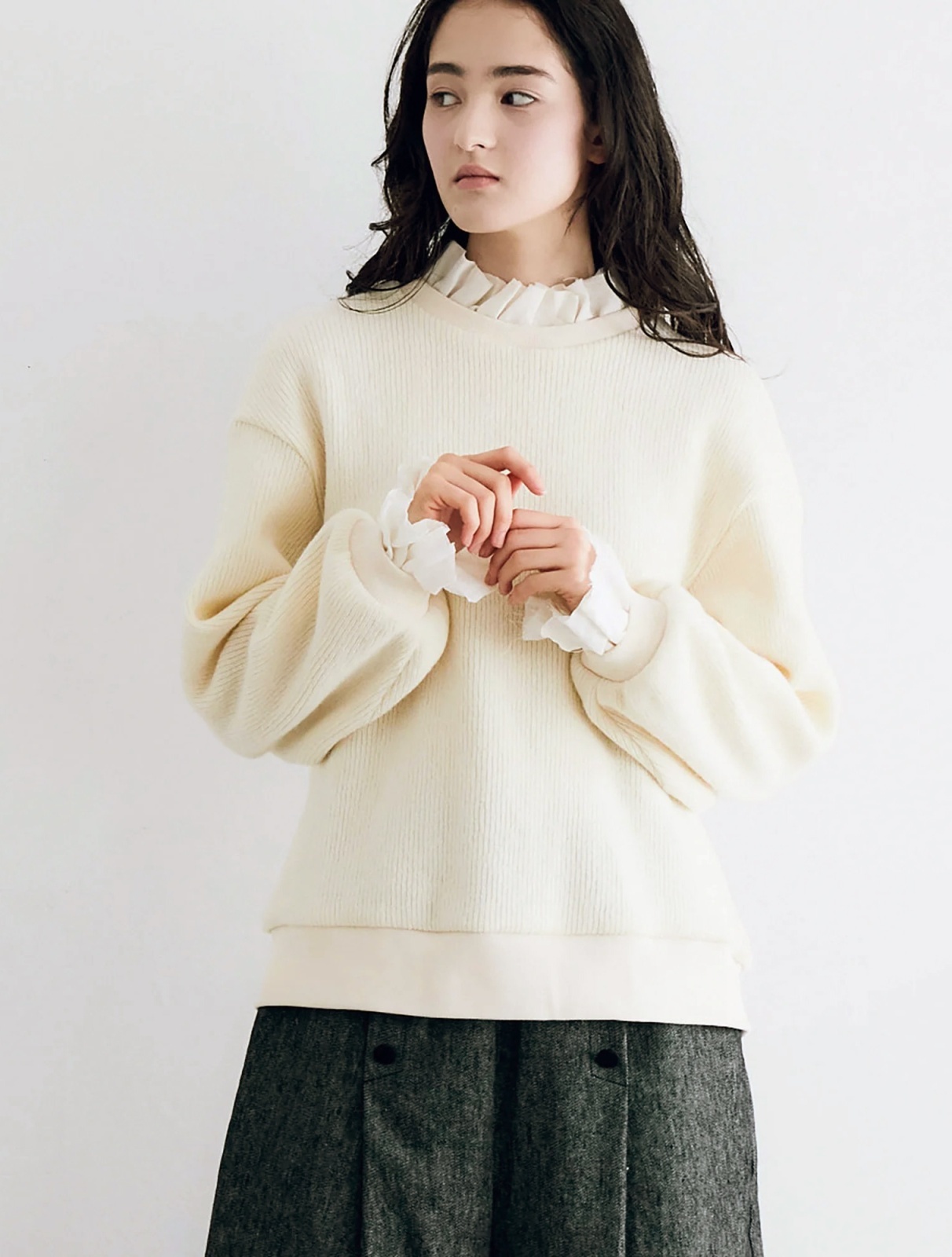 SALE】MAGALI /クォーターニットフリルプルオーバー・アイボリー