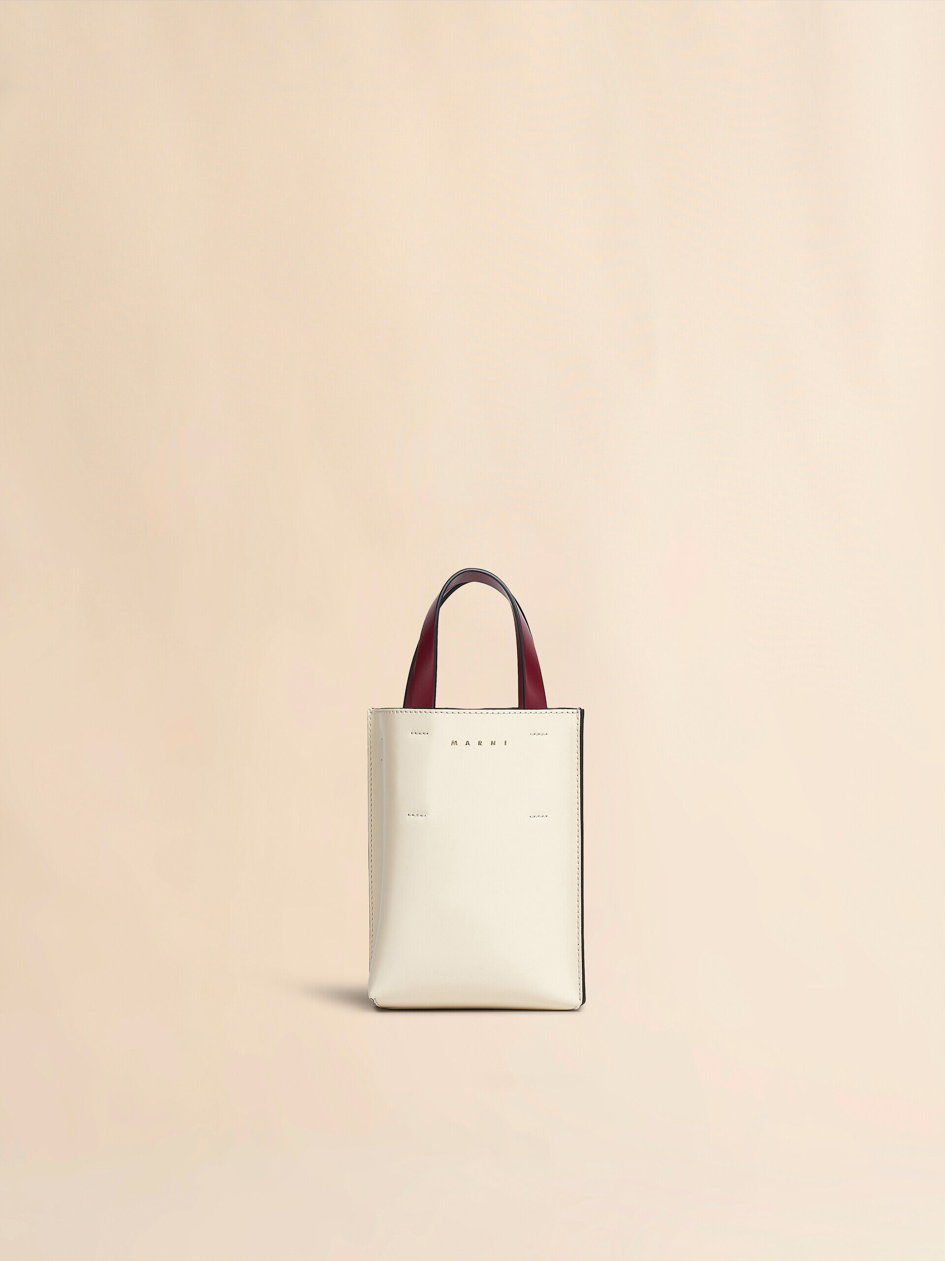 ホワイト、グリーン、レッド レザー製 Museoナノバッグ | Marni