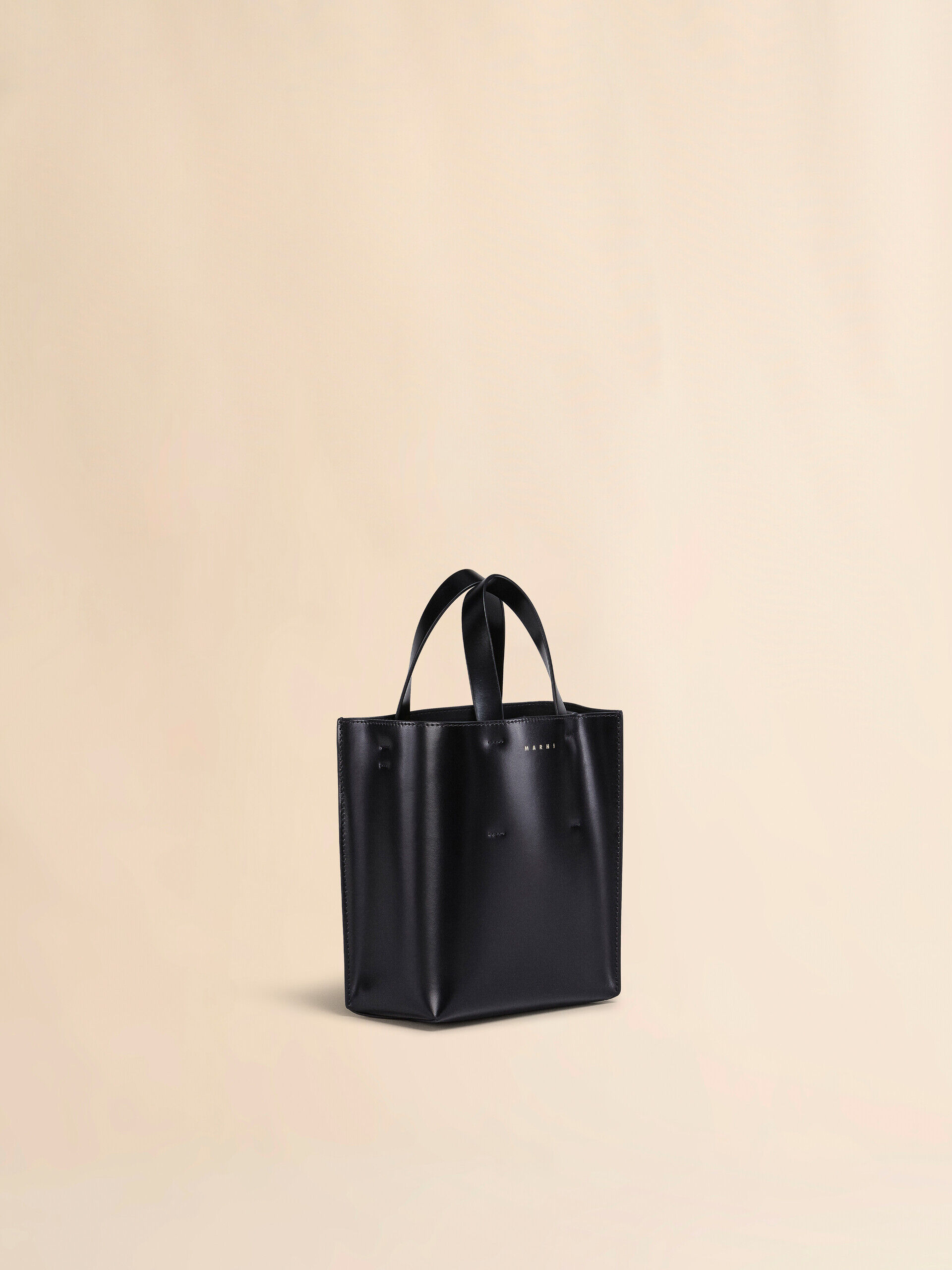 ブラック レザー製 Museoミニバッグ | Marni