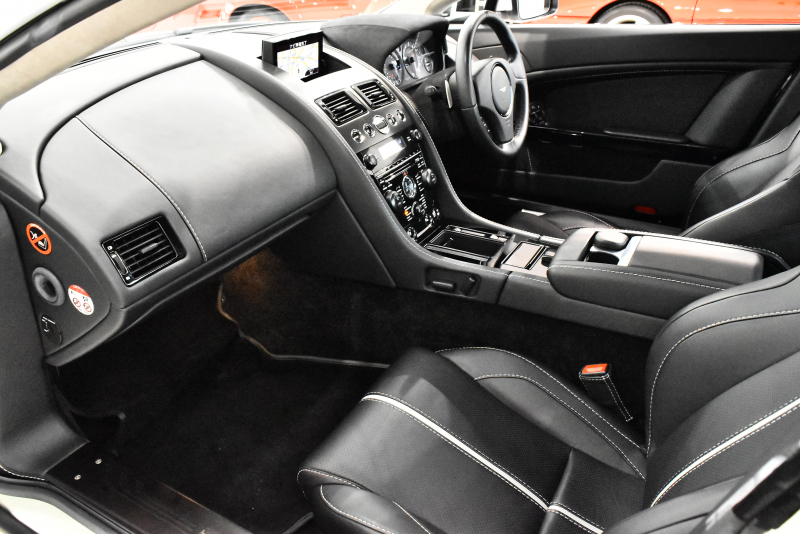 アストンマーティン V8 ヴァンテージ N430 7速スポーツシフトⅡ 正規