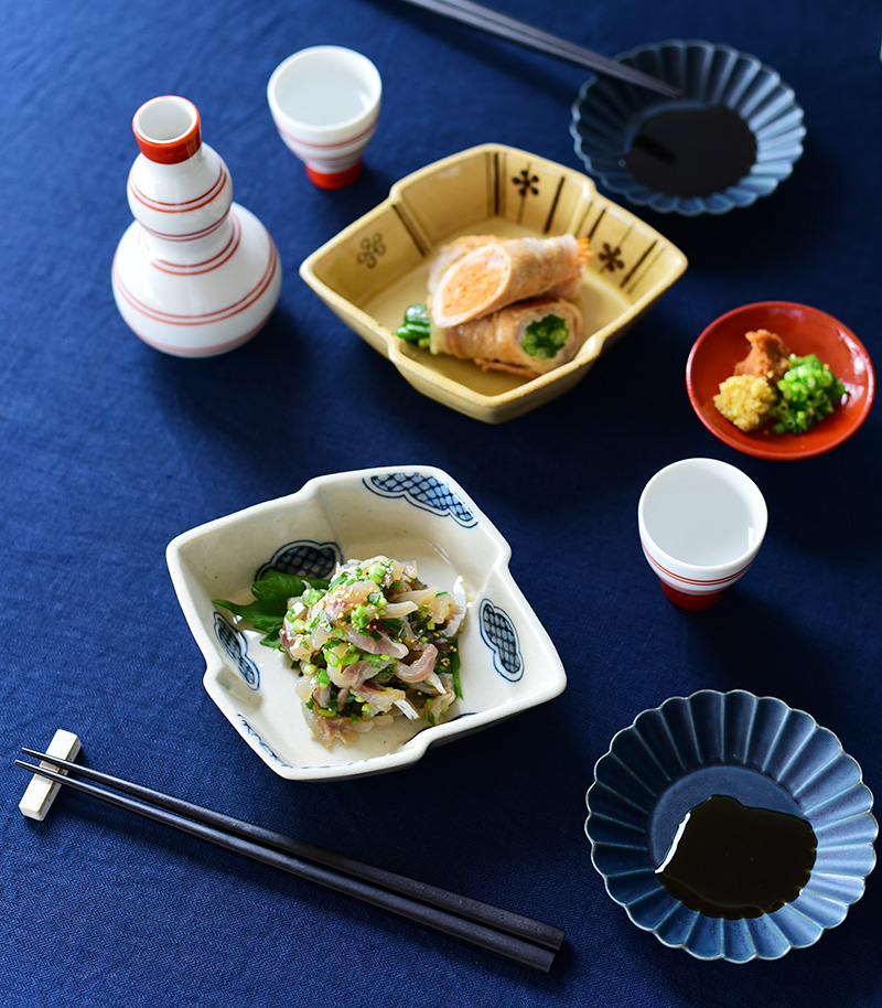 レコメンド :: 夏の器・青い器 :: 松皮菱 5寸鉢 - マルミツウェブ