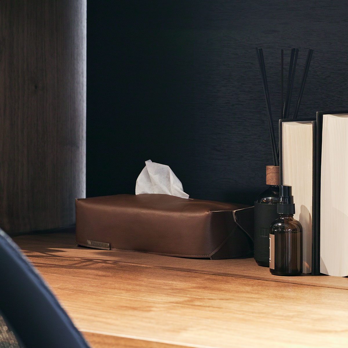 新商品】経年変化を愉しめる、本革のティッシュカバーを発売 / NEWS