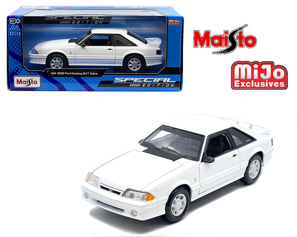 Maisto 1:24 Ford Mustang SVT Cobra 1993 - White - Special Edition