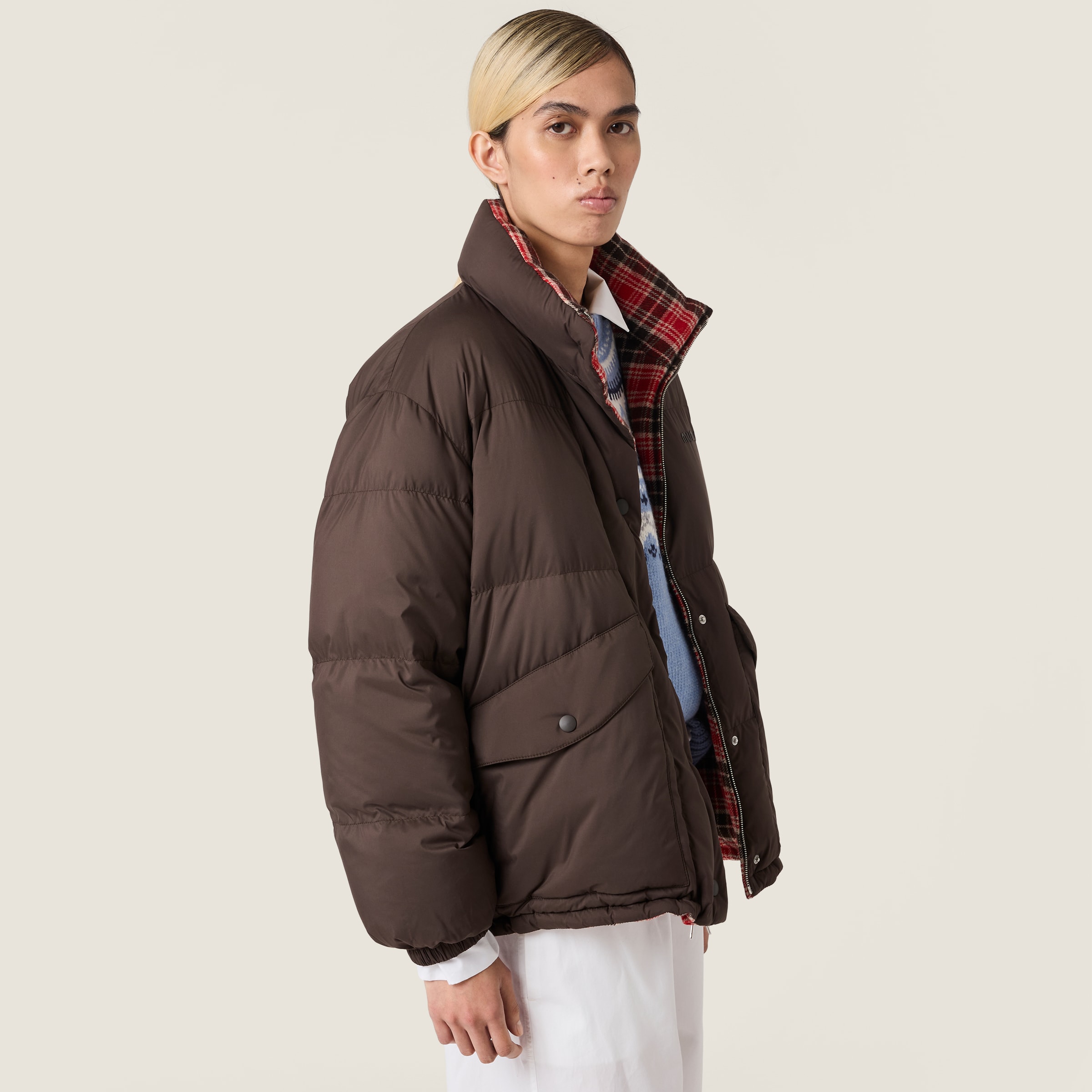 レッド／エボニーブラウン テクニカルポンジ リバーシブル ダウン