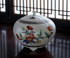 武内晴二郎の作品、陶器・陶磁器を高額査定｜陶器・陶磁器買取 宮筥