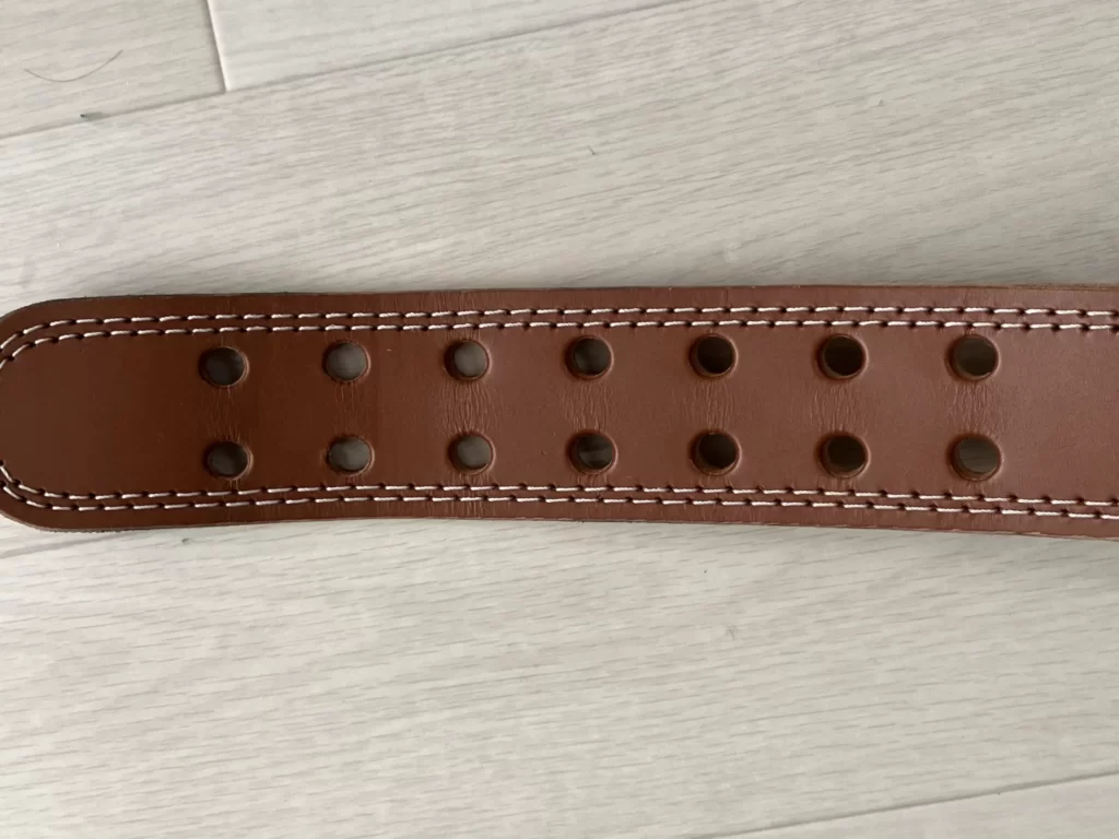 ゴールドジムプロレザーベルトをレビュー！サイズ感や手入れを解説