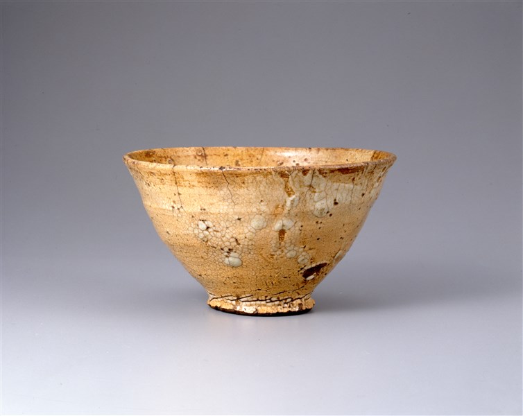 小井戸茶碗 銘「六地蔵」 - MIHO MUSEUM