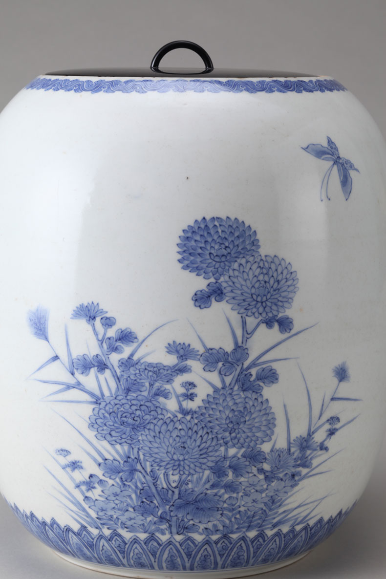 染付花鳥文水指 ｜ みかわち焼 三川内焼- 総合サイト