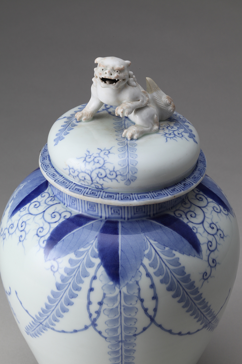 染付藤の花文沈香壺 ｜ みかわち焼 三川内焼- 総合サイト