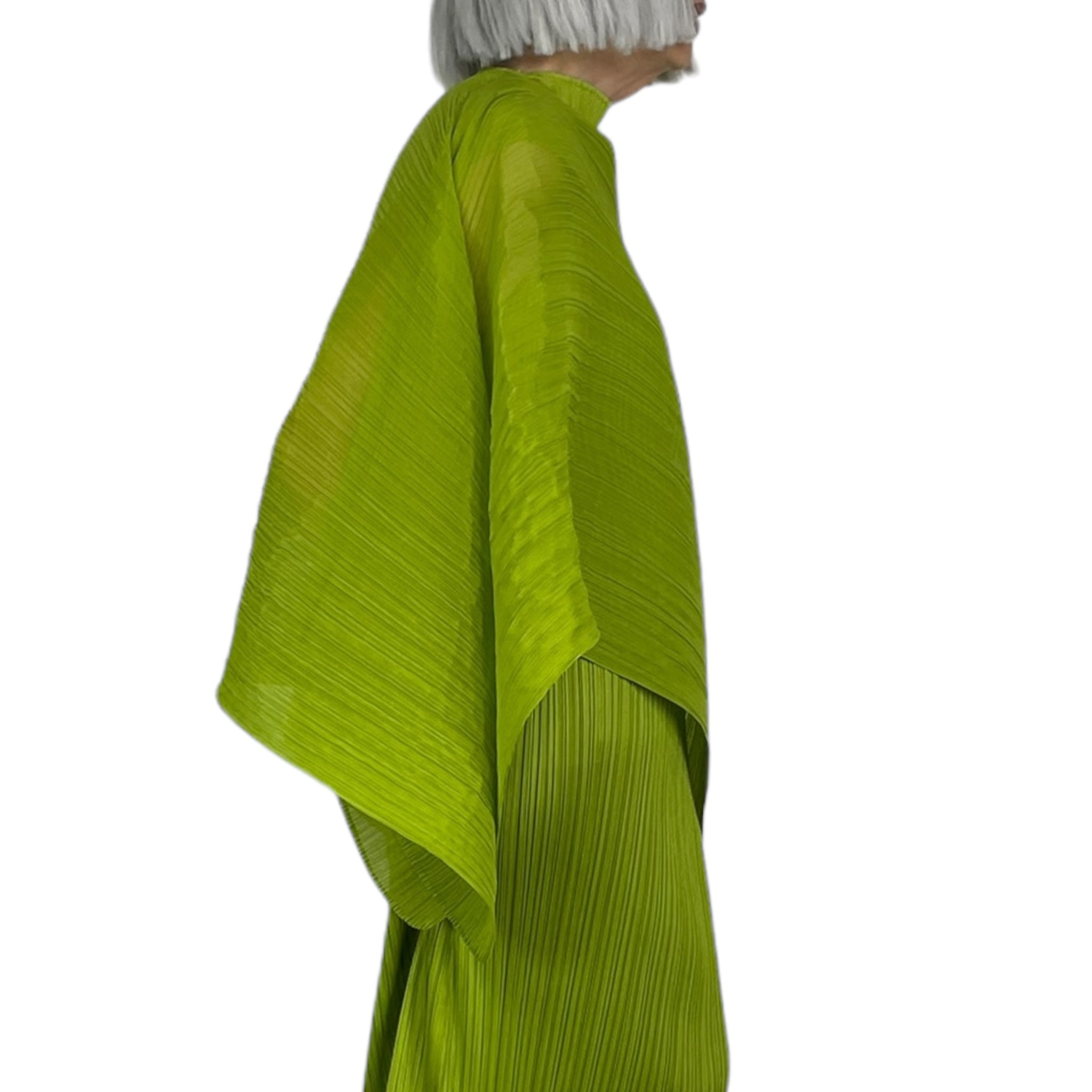 MADAME-T AUGUST – MIO