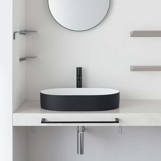 タオルバー フロント ブラック W500 D60(ME06741)｜洗面所・水回りの