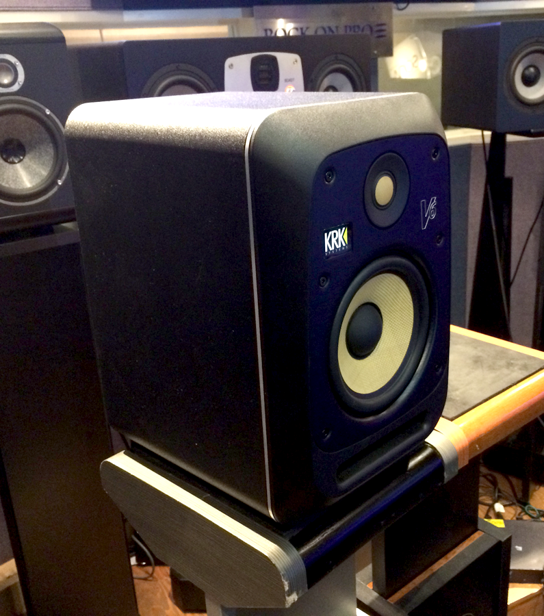 進化したKRK 新Vシリーズ / Rock oNスタッフのインプレッションは