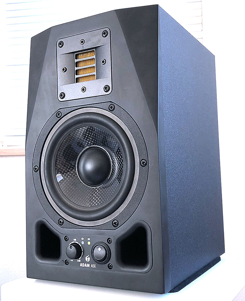 プロが自宅で使う人気の小型モニタースピーカーをバーチャル試聴しよう