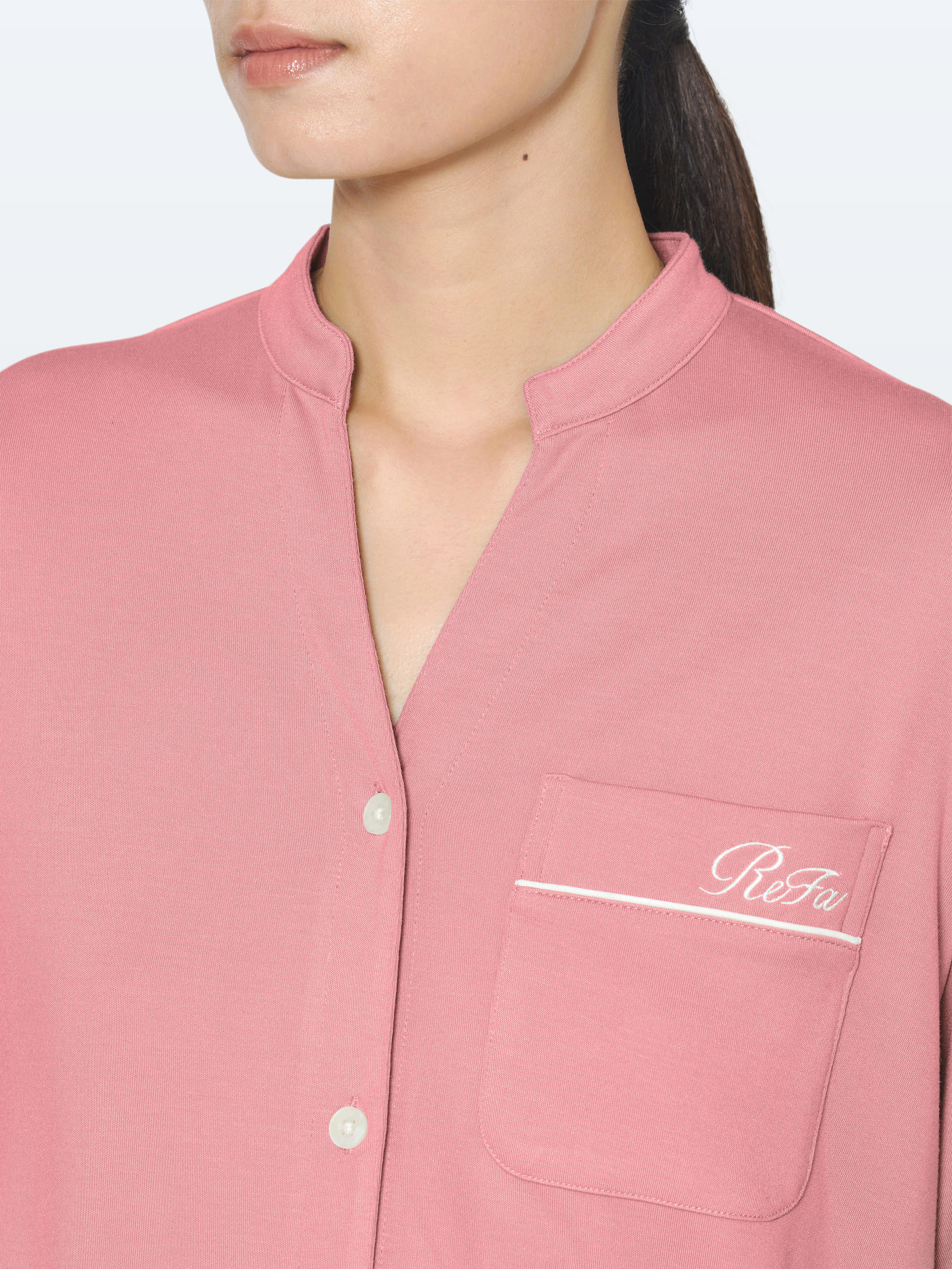 リファバイタルテック モイストスムース スタンドカラースリープウェア