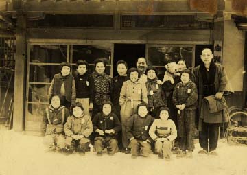 歴史 【会津東山温泉 向瀧】公式HP 会津藩の歴史的温泉宿 昭和19年疎開です