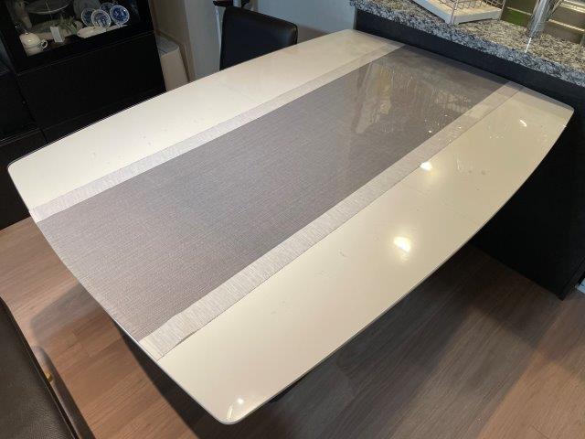 ボーコンセプトのミラノ(Milano)テーブルにオーダーしました | 透明