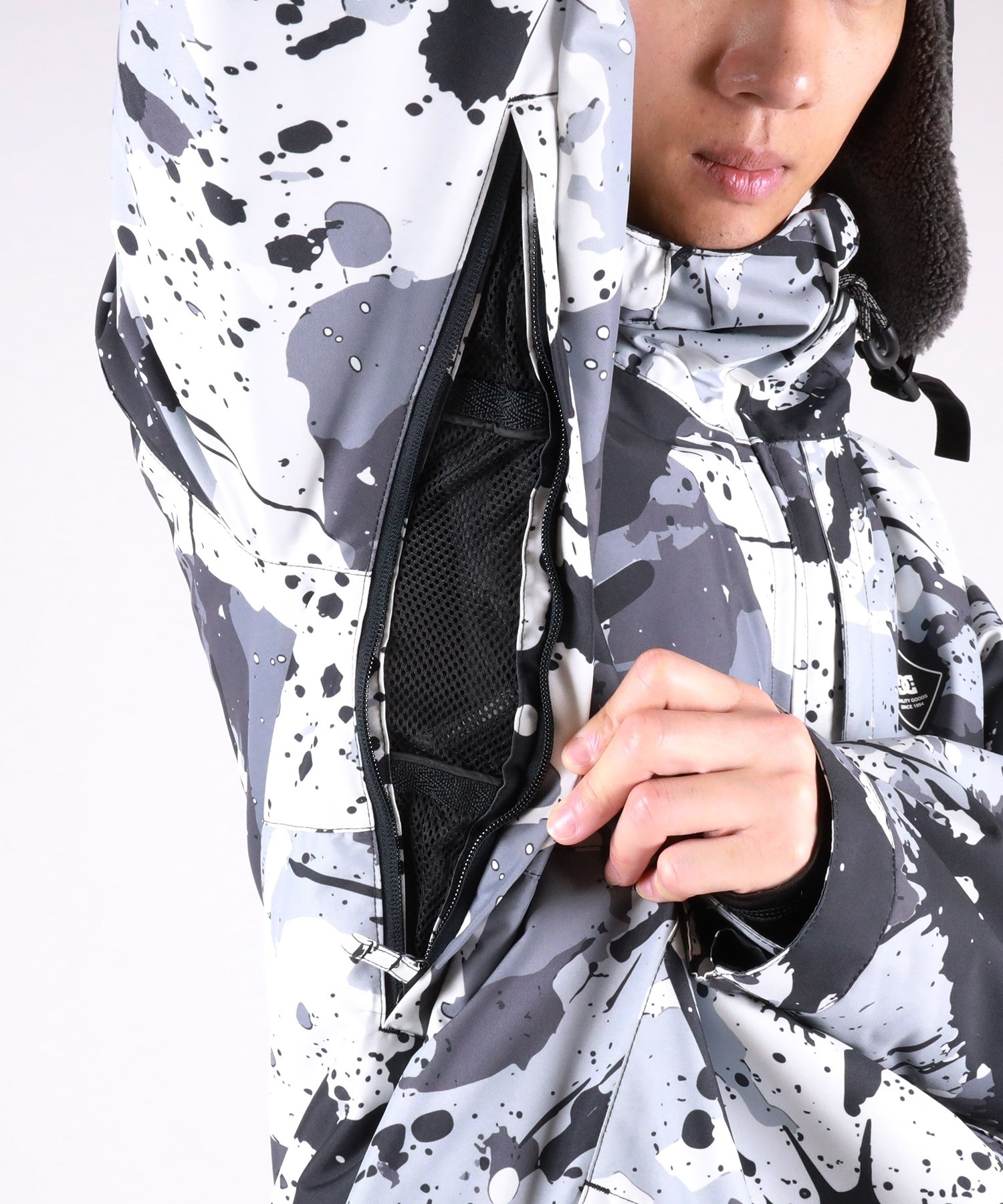 DC ディーシー BASIS PRINT JACKET スノーボード ウェア ジャケット